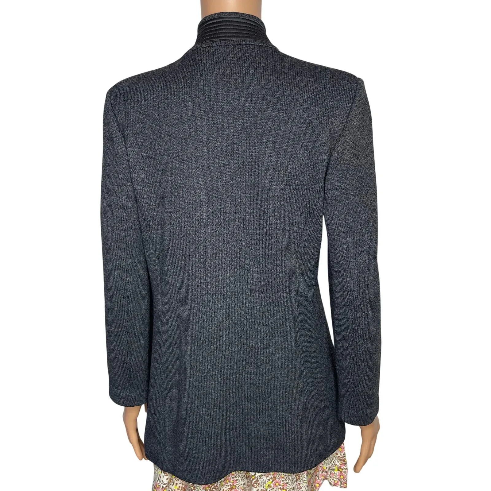 St. John Collection Santana Knit Jacket size 4 graphite gray mock neck front zip - Image 2