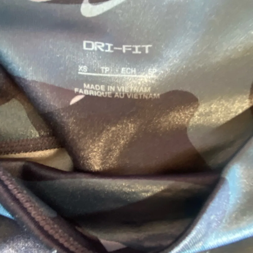 Nike One- NWT- blue camo leggings- XS - Image 4