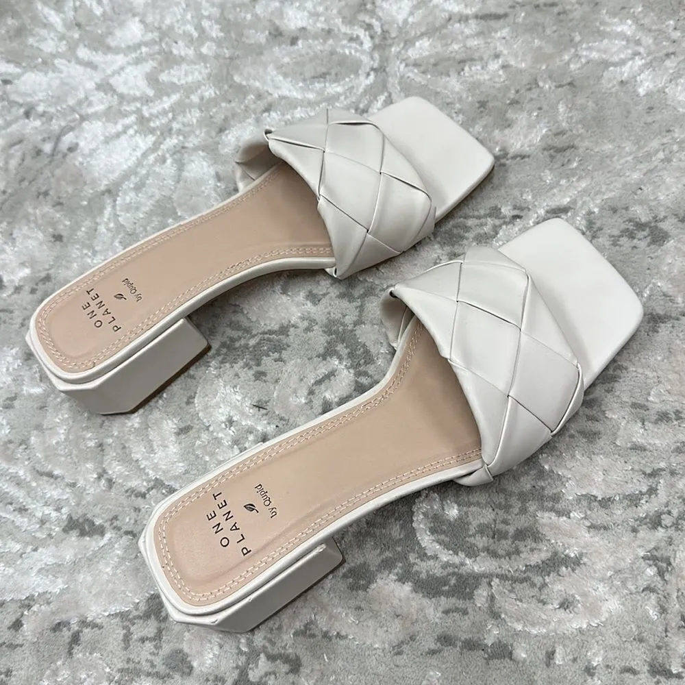 Qupid size 6 cream colored Woven Strap Slide Heeled Sandals EUC No box - Image 4