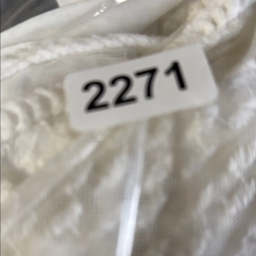 H&M White Fitted Long Sleeve Embellished‎ Blouse - Image 4