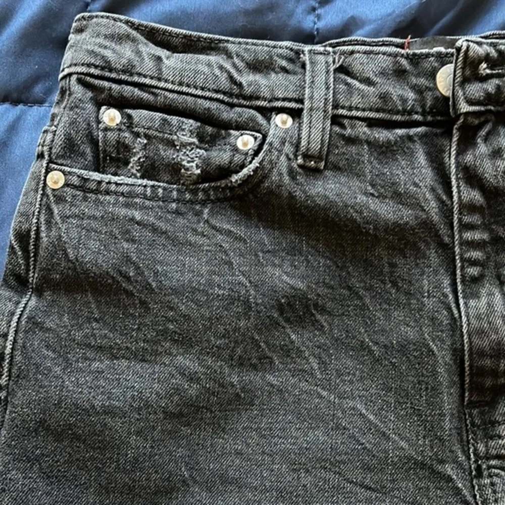 Women's BDG Urban Outfitters Black Denim Shorts Girlfriend High Rise Size 28 EUC - Image 3