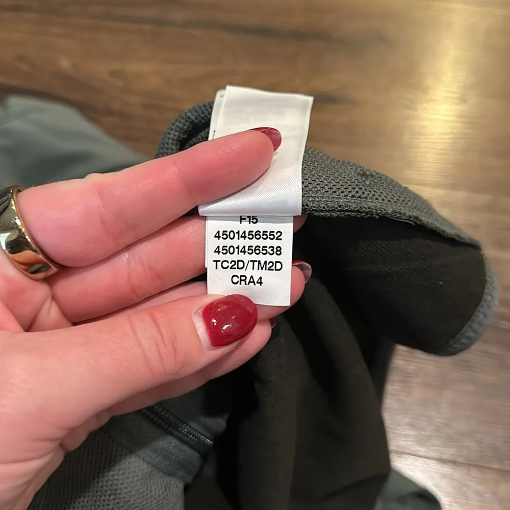 The North Face Women's Green Zip Up Jacket Small - Image 7