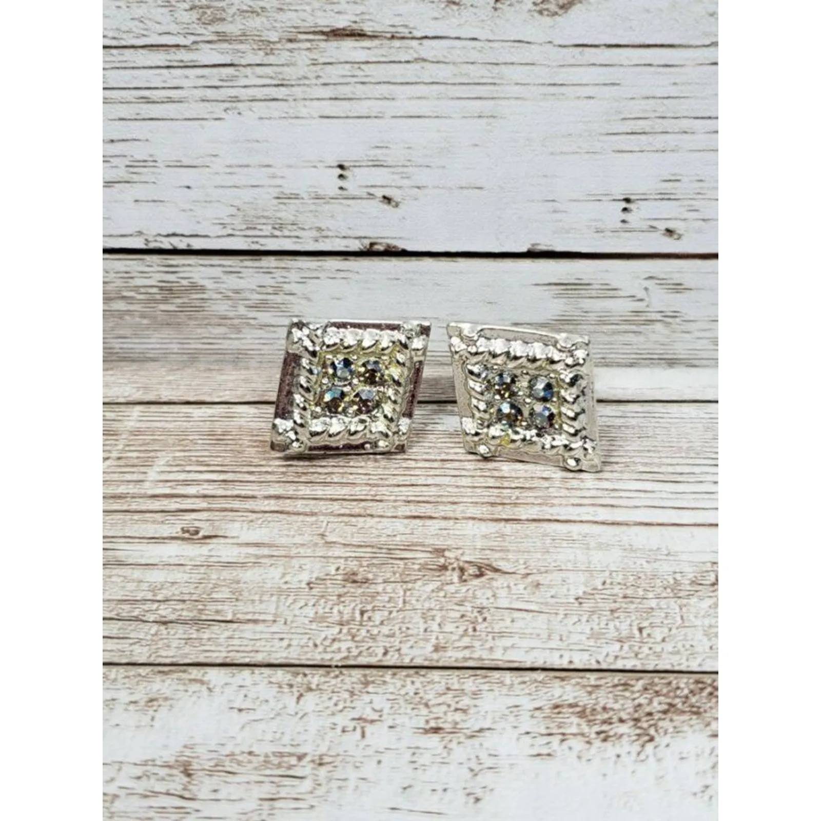 Vintage Screw On Earrings Silver Tone Diamond Shaped Dark Iridescent Stones - Image 7