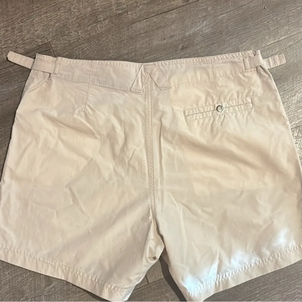 Alpine Design  Women's Cream Shorts Size Medium - Image 2