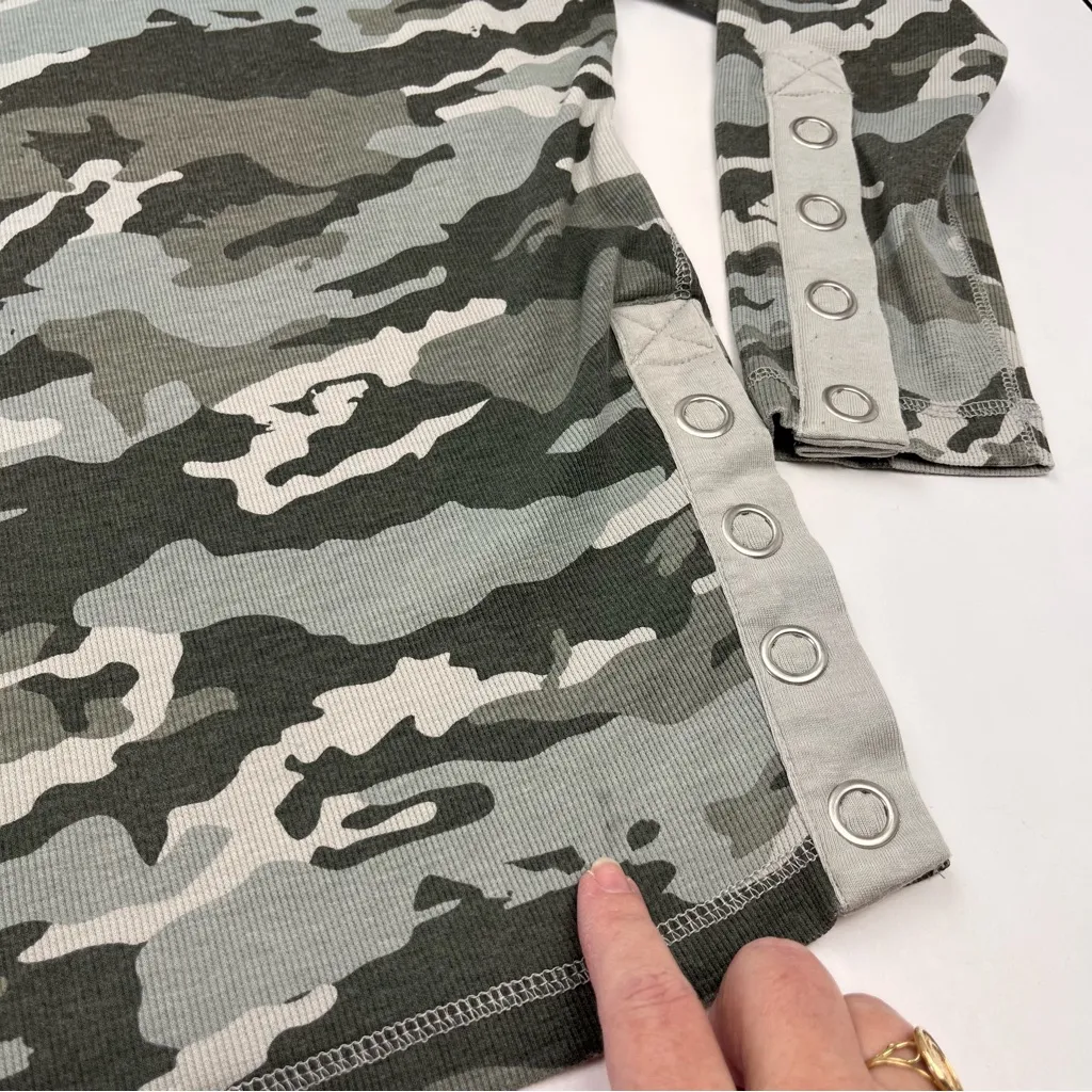 Chaser Womens Medium Camo Camouflage‎ Grey Gray Shirt Snap Long Sleeve Top *FLAW - Image 8