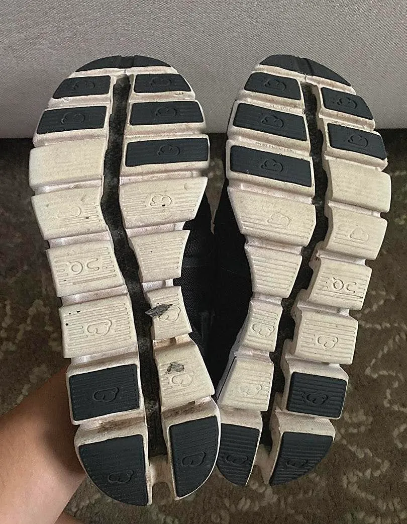 On Cloud  Running Shoes - Image 3