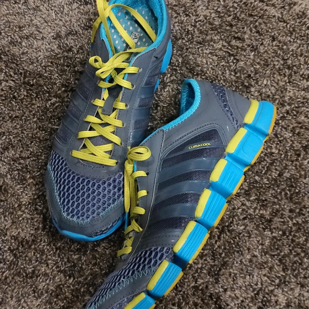 Woman's Adidas Climacool Running Shoes - Image 2