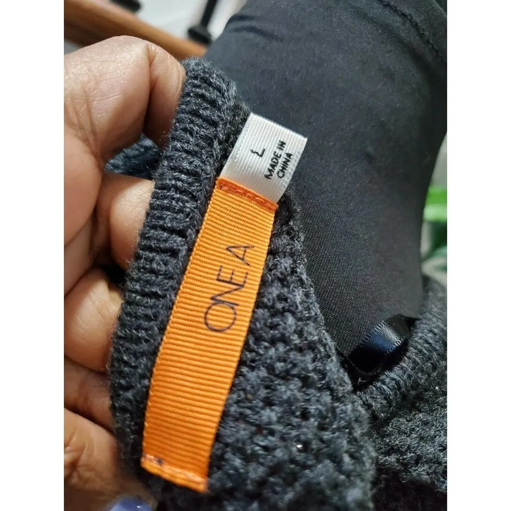 One A Women's Grey Acrylic Cold Shoulder Sleeve Round Neck Sweater Size Large Black - Image 8