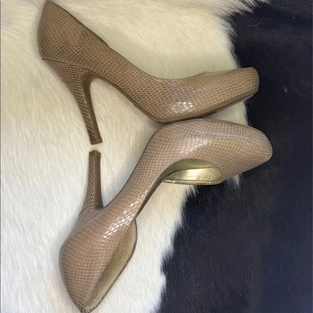 Fergalicious By Fergie Nude 4 inches high Pumps Size 8 - Image 4