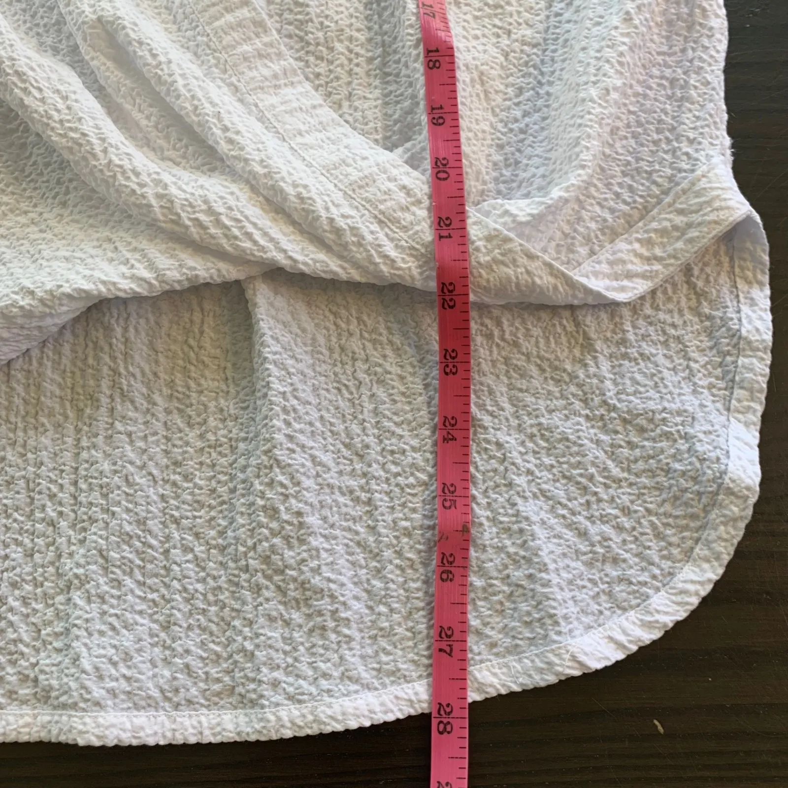 White Crinkle Button Down Top Blouse with Twist Front & Pocket - Size‎ Small - Image 11