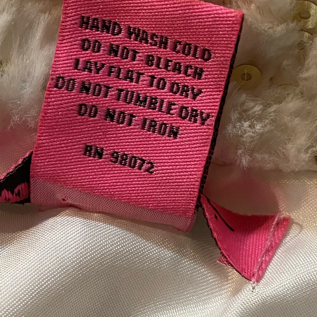 BETSEY JOHNSON Winter White Faux Fur Vest With Gold Sequins Size Small - Image 6