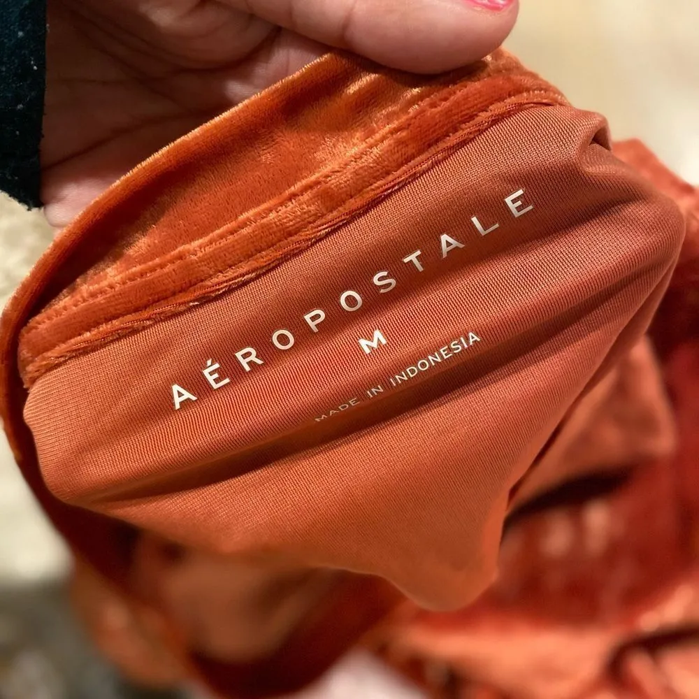 Aeropostal velvet blouse - Image 4