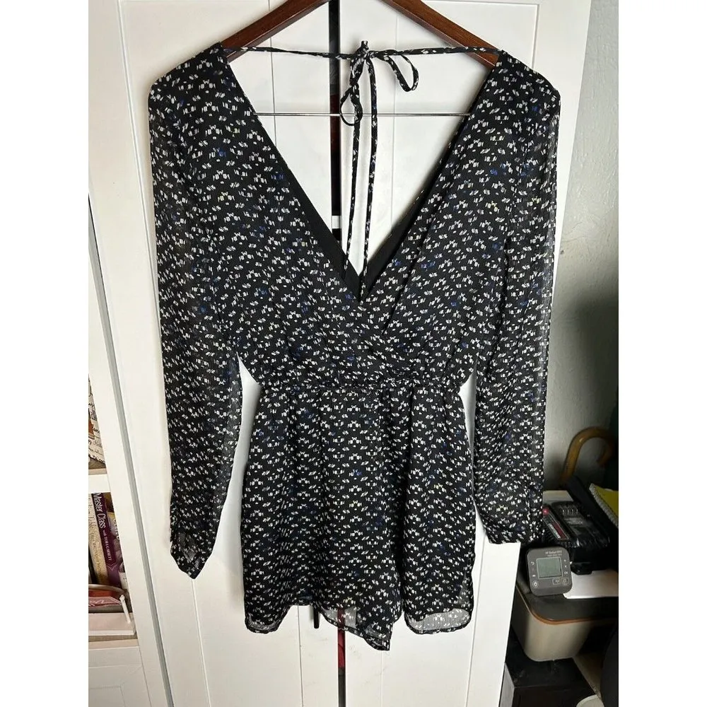 Womens romper‎ size xsmall bcbgeneration black with small geometric design - Image 10