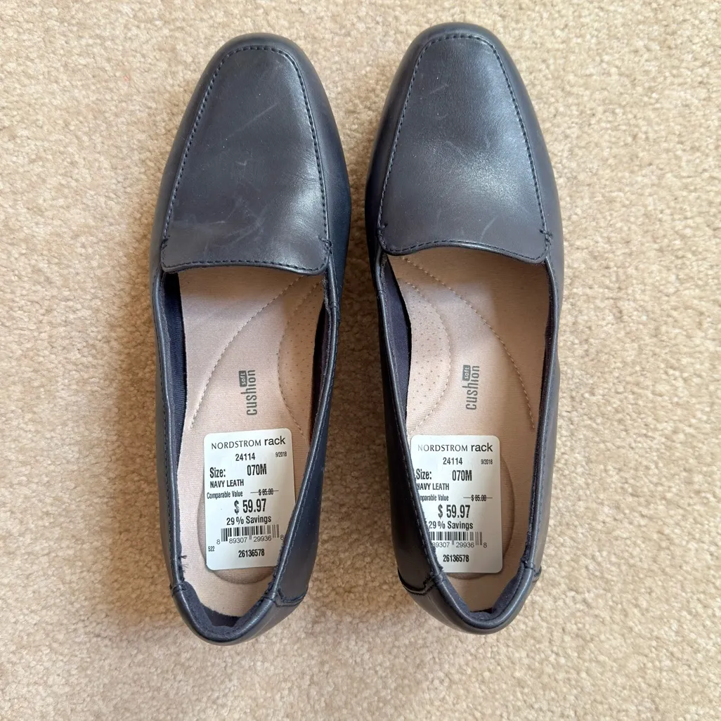 Clarks Navy Leather Almond Toe Juliet Lora Loafers Flats 7M NWT - Image 2