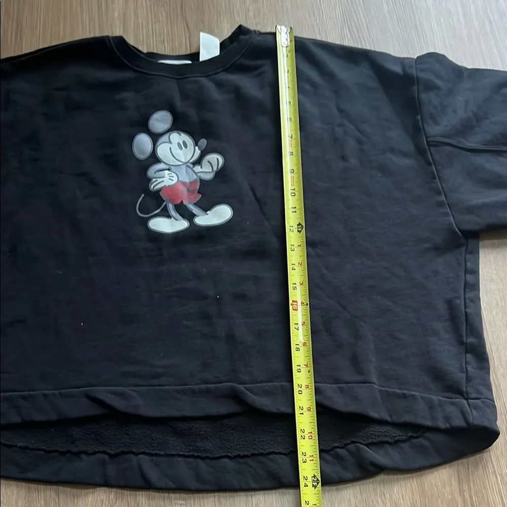 Mickey Mouse Disney World Cropped Black Sweatshirt Size Medium - Image 9