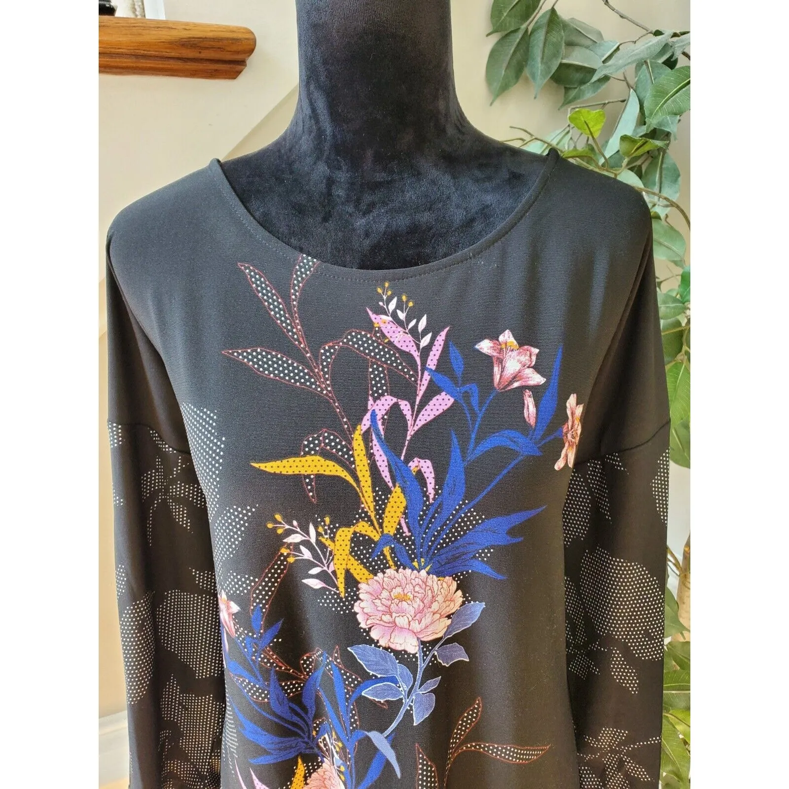 Avenue Women Black Polyester Round Neck Long Sleeve Casual Top Blouse Size 18/20 - Image 3