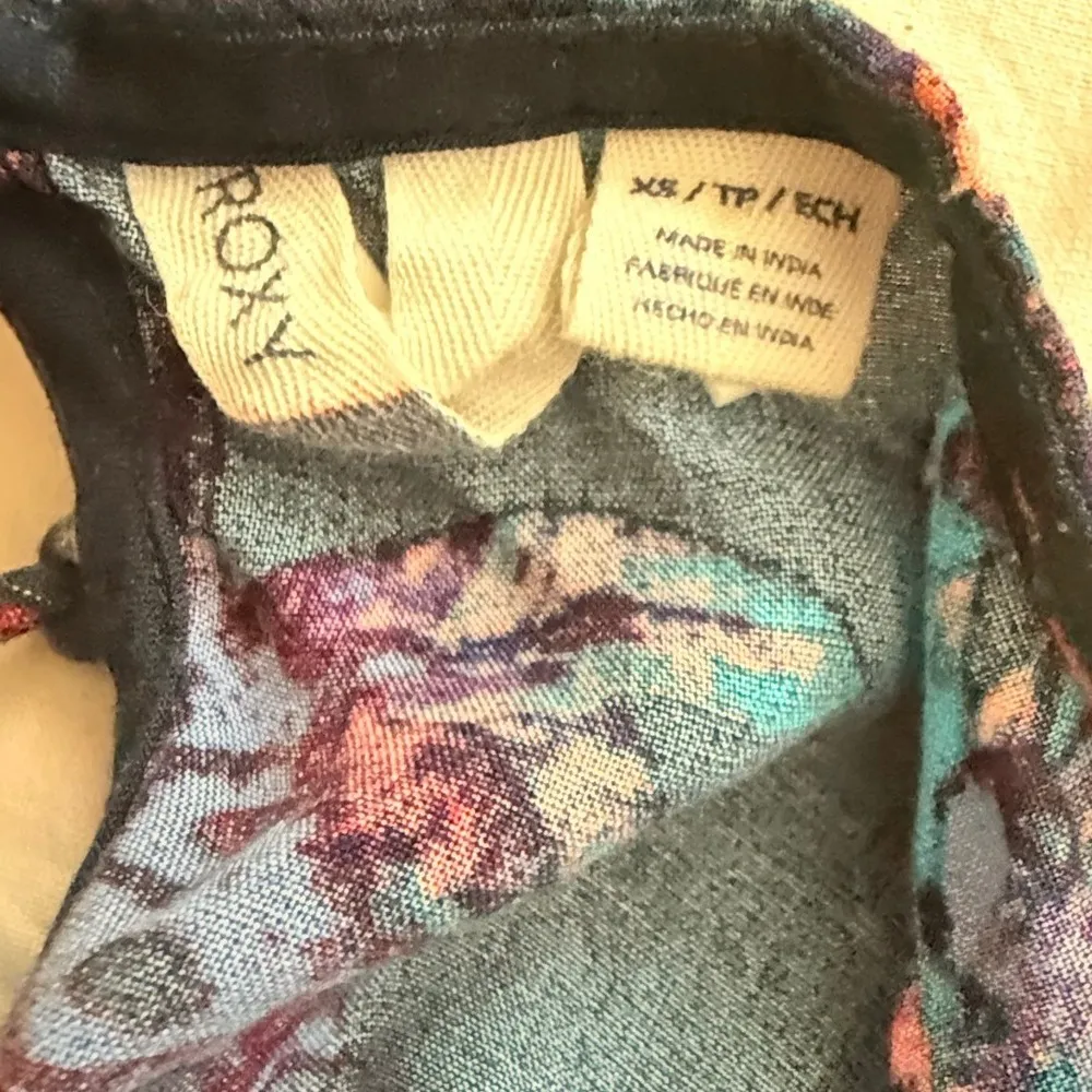 Roxy Floral Print Romper Sleeveless Tie Back Casual Summer Outfit XS - Image 4