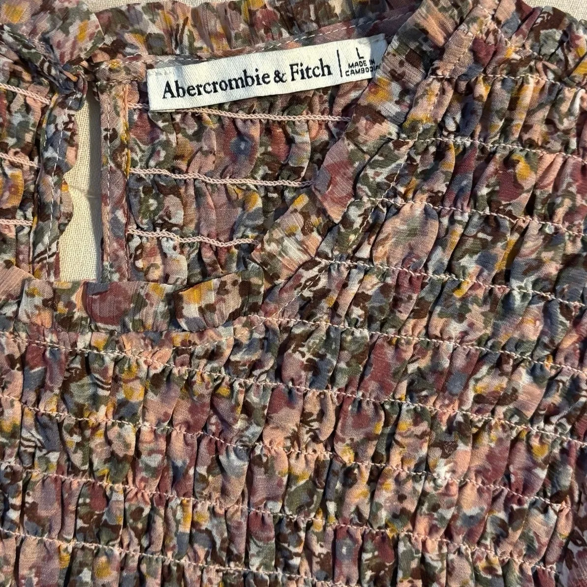 Abercrombie & Fitch A&F Floral Smocked Blouse Top Size L - Image 3