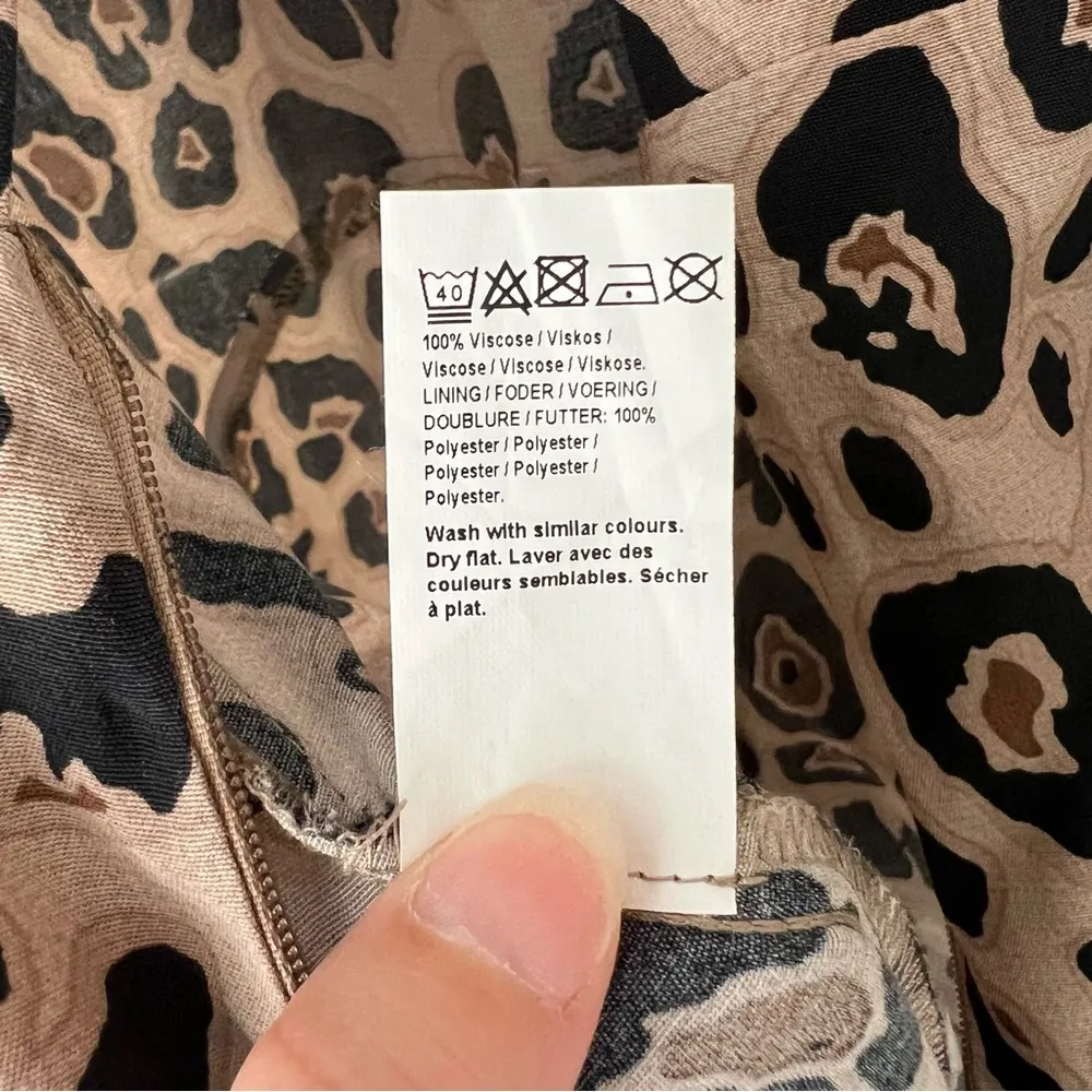 Tea romper in leopard print long sleeve romper size 10UK - Image 13