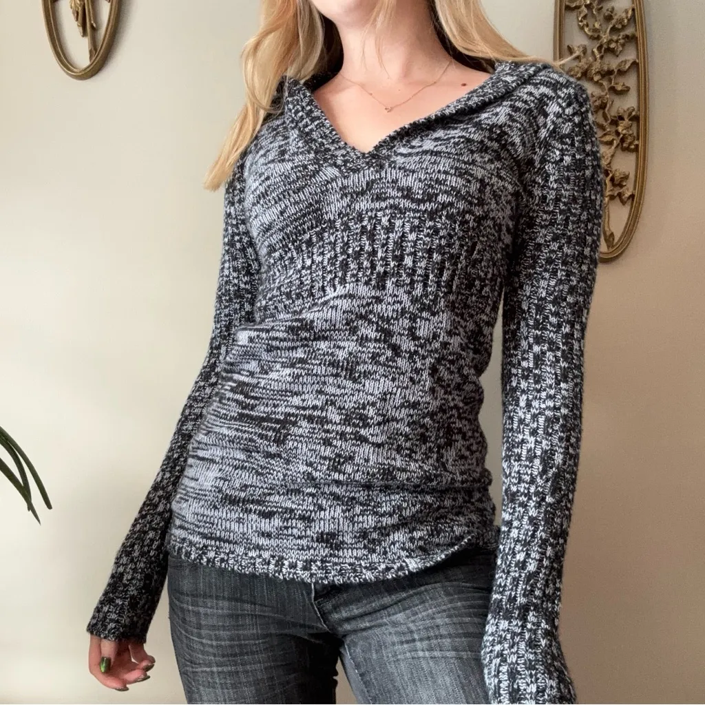 Y2K Derek Heart Hooded Knit Sweater - Image 5