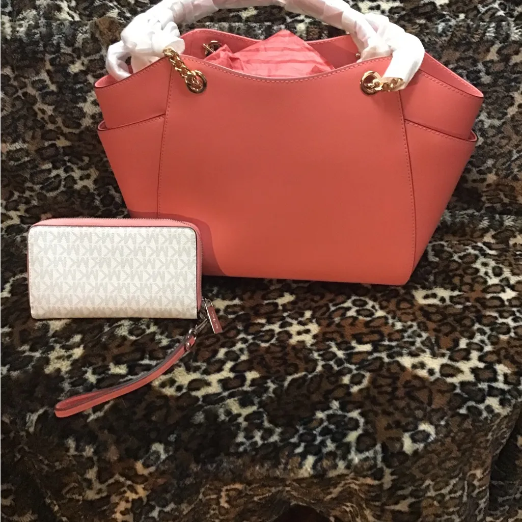 NWT Michael Kors 35F8STVW9B Leather Monogram Jet Set Purse and Wallet Grapefruit - Image 4