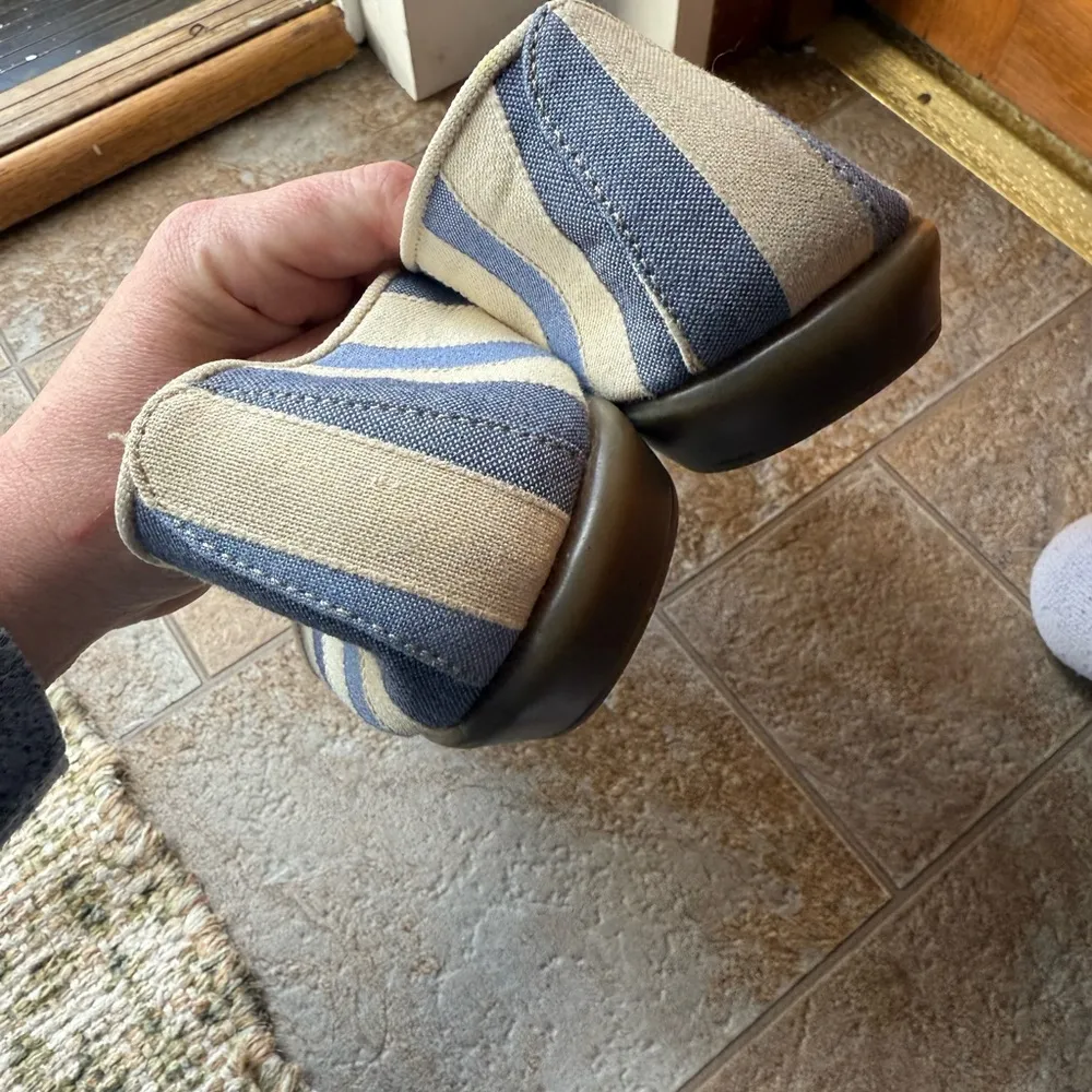 Aerosoles | Striped Blue and Cream Loafers - Image 5