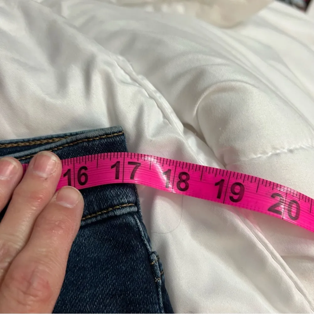 EXPRESS EUC Mid Rise Medium Wash FlexX '70s Flare Jeans with side slit at hem - Image 10