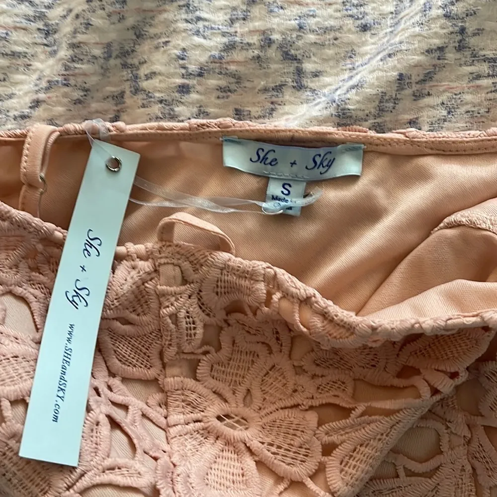 Anthropologie x She+Sky Light Pink Lace Crop Top, small NWT - Image 4