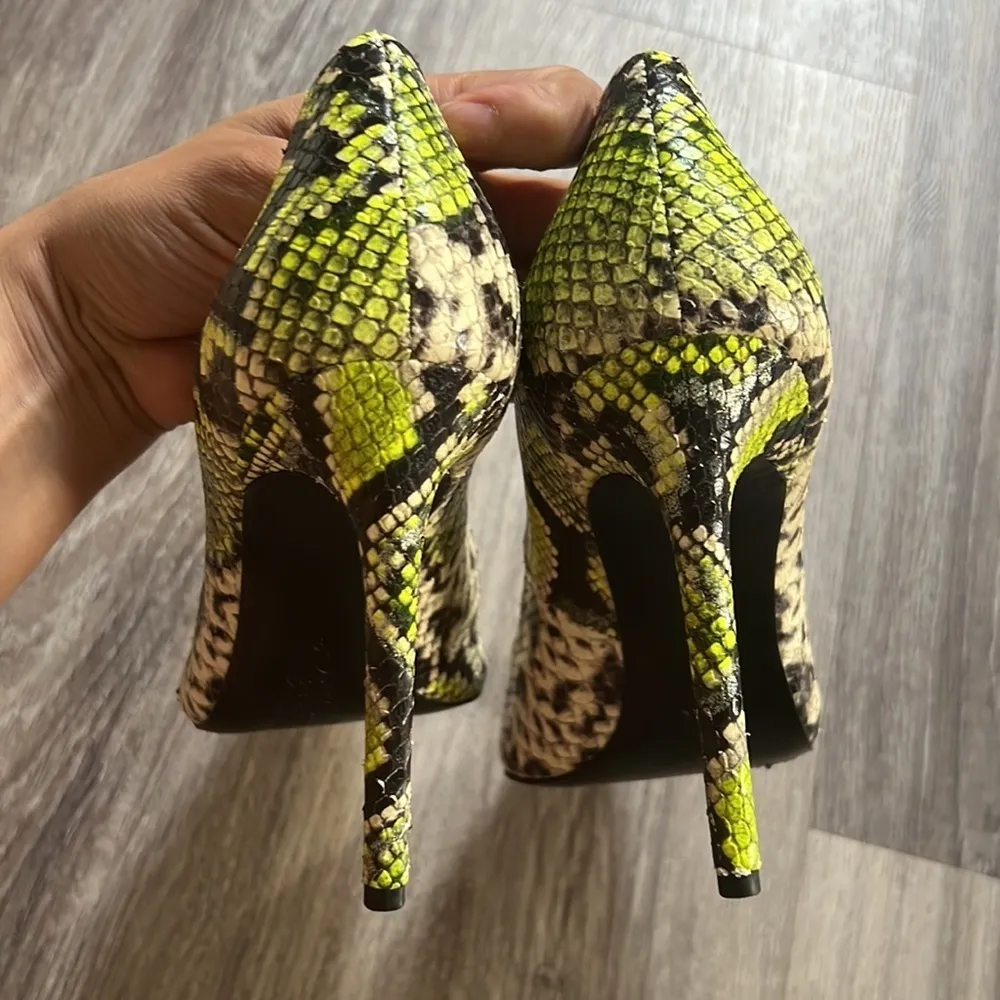 Alice and Olivia x Revolve Creda Heels in Neon Yellow - Image 7