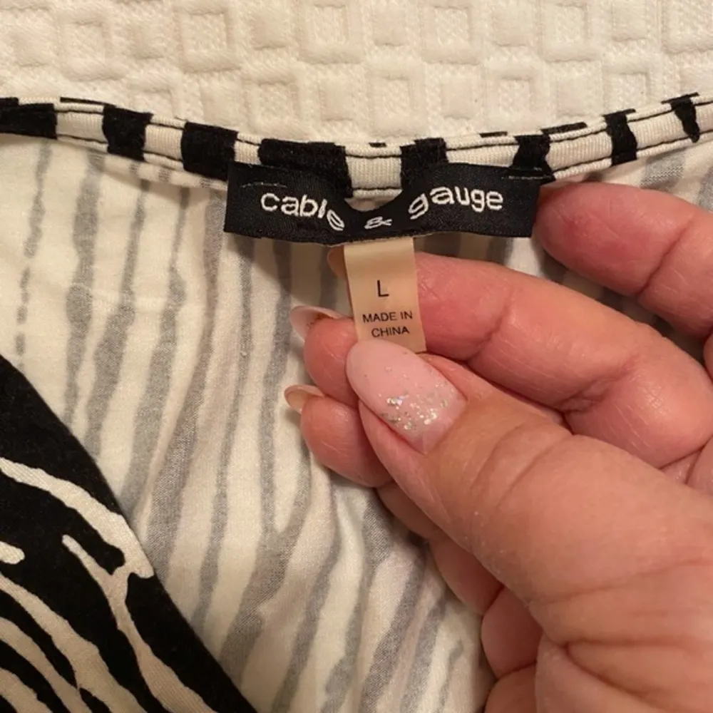 Cable Gauge Knit Twist Top Size L - Image 8