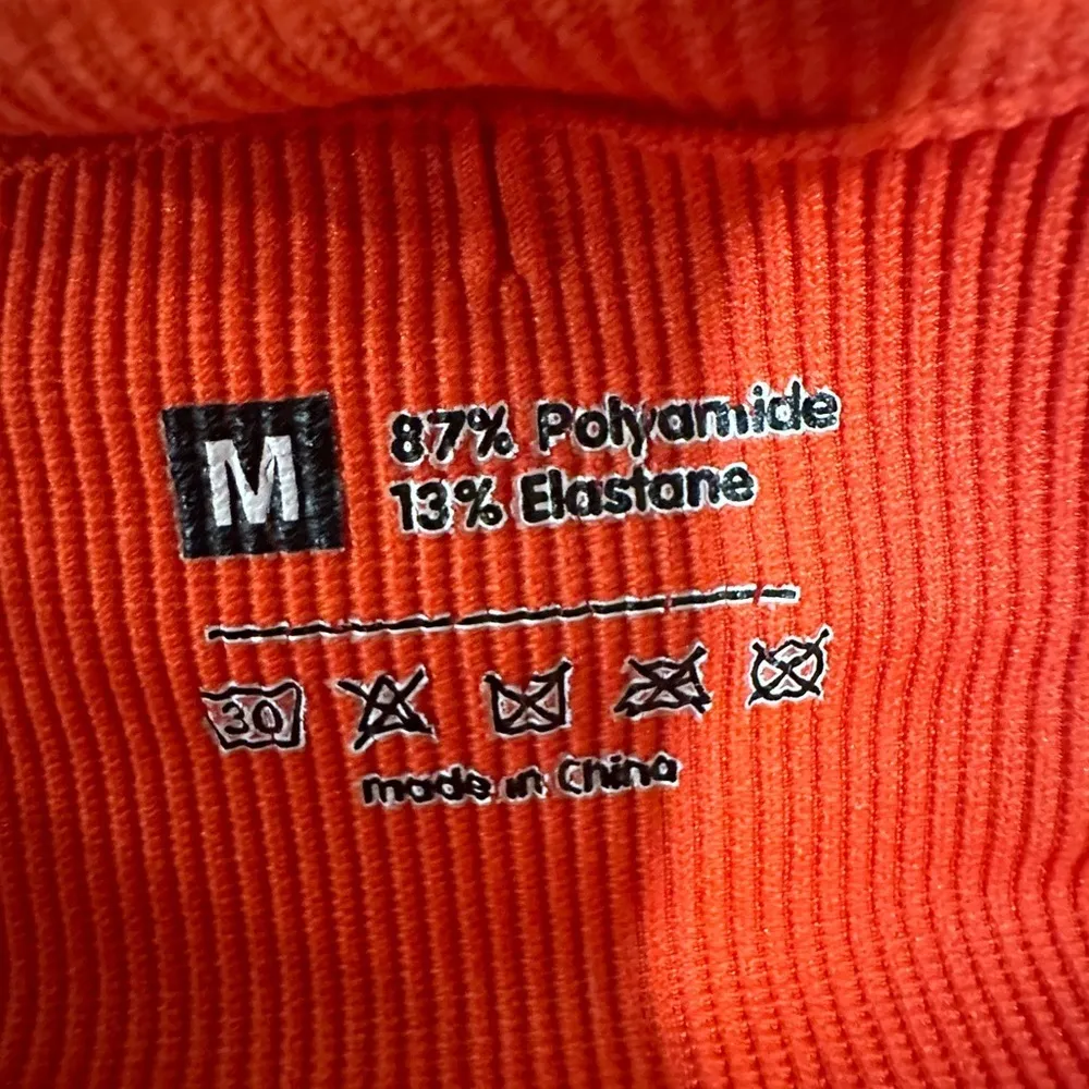 EUC RIBBED SEAMLESS ORANCE CROP TANK TOP V NECK SZ M - Image 5