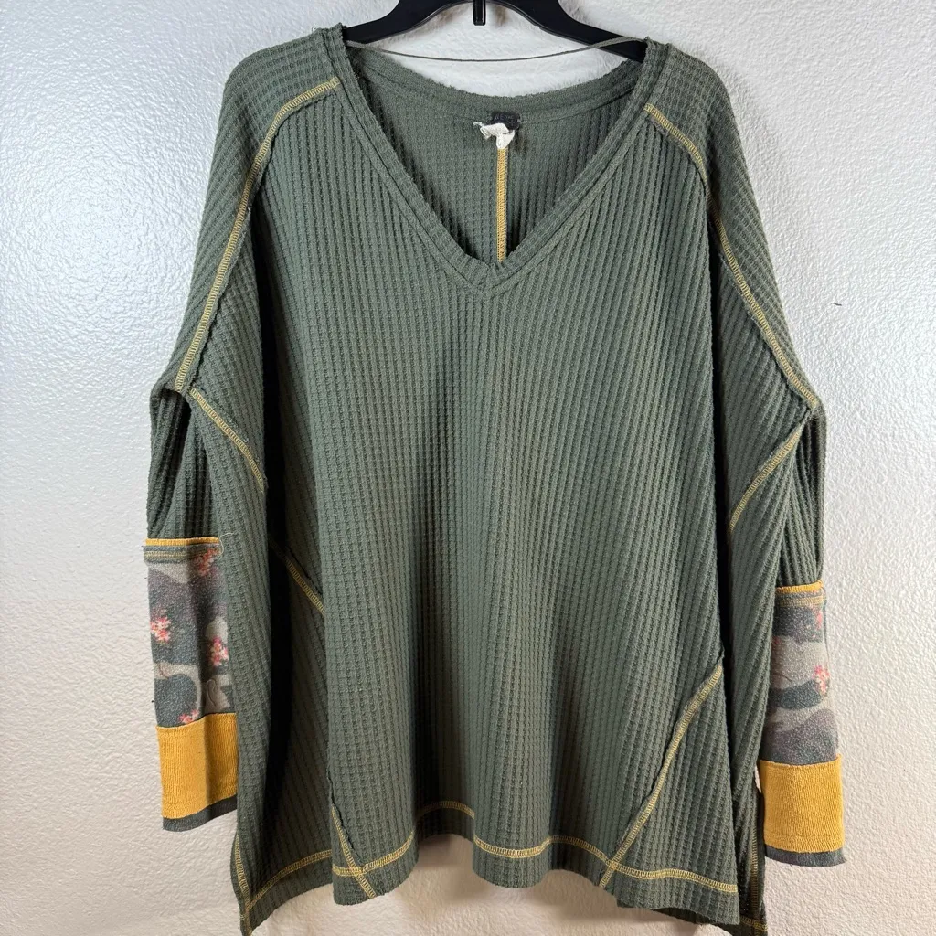 We the free Olive Green oversized Sweater SZ:XS - Image 2
