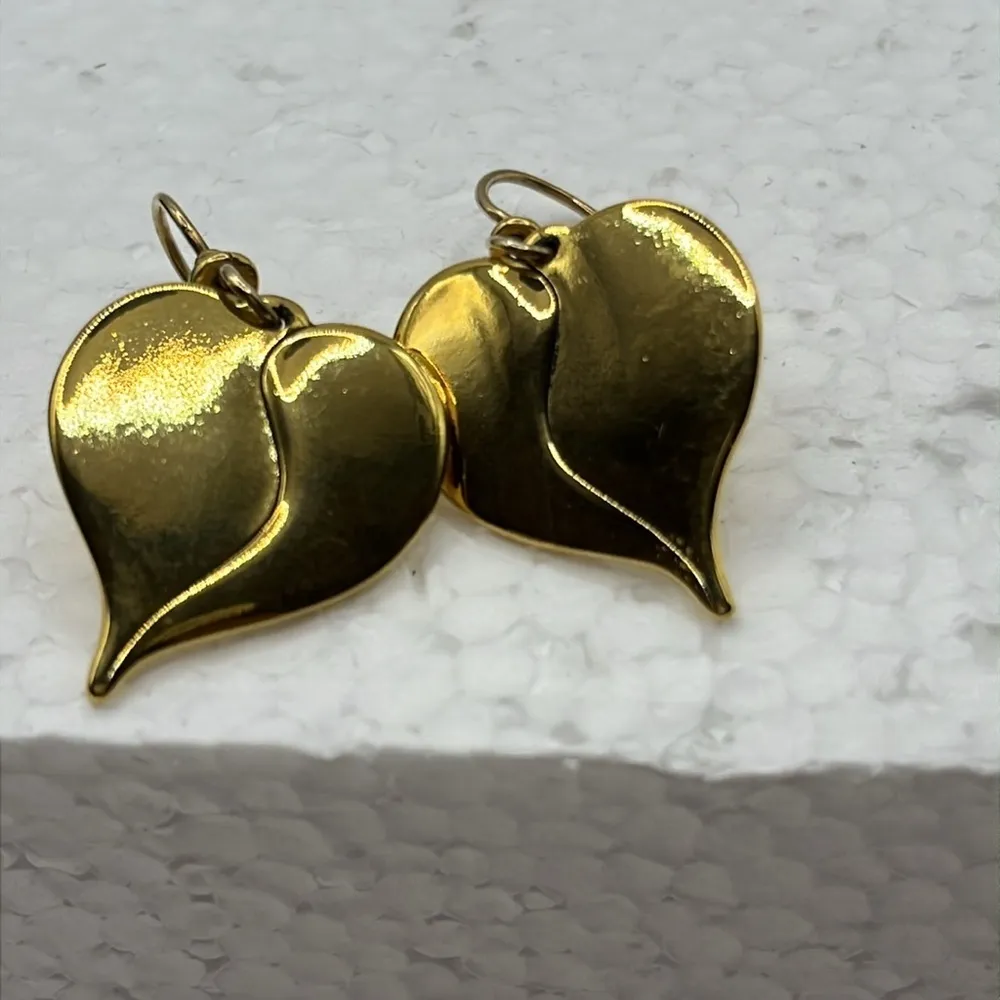 Laurel Burch Gold Heart Earrings Gold Plated Fish Hook Earrings Vintage - Image 9