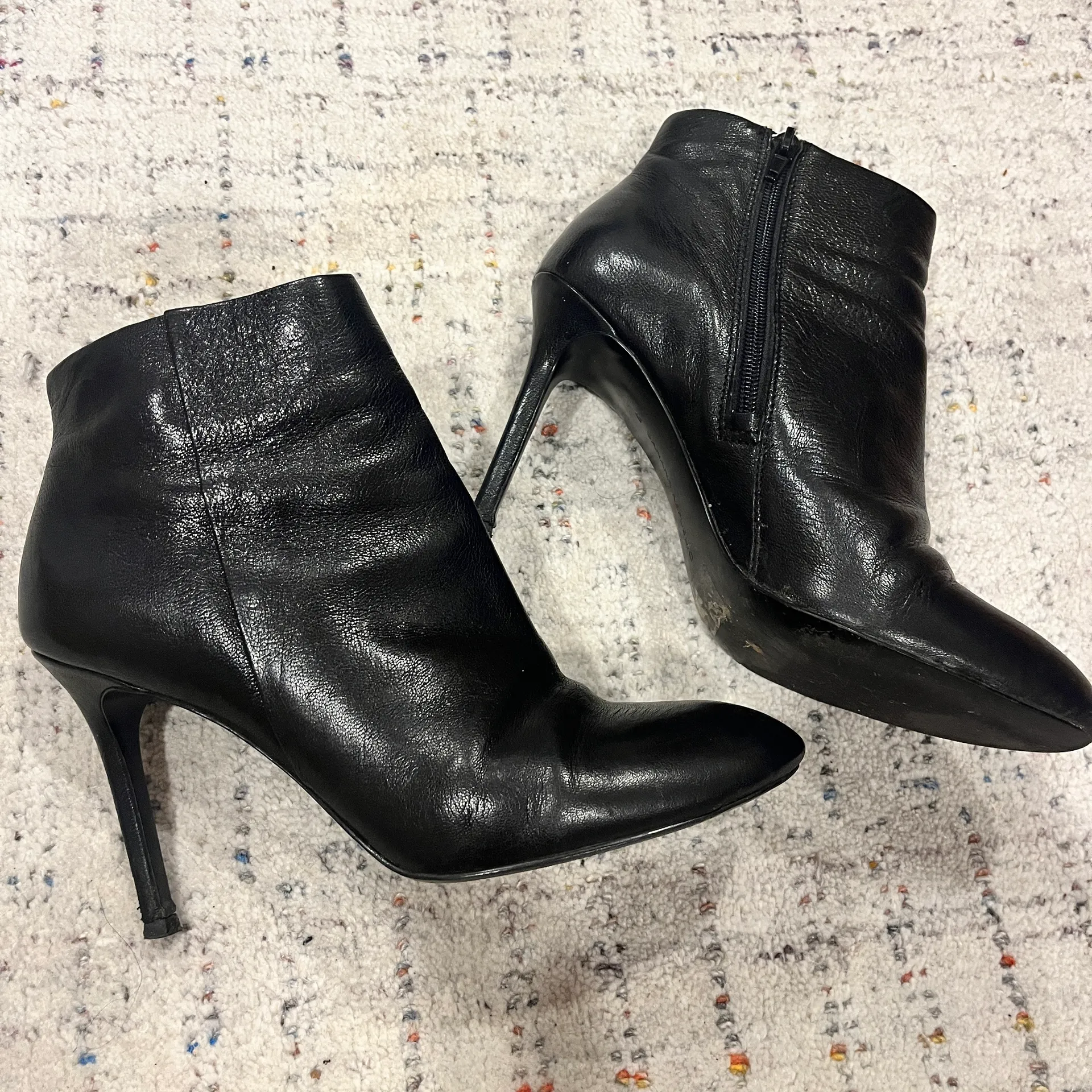 Banana Republic Victoria Heeled  Boot Bootie - Image 3