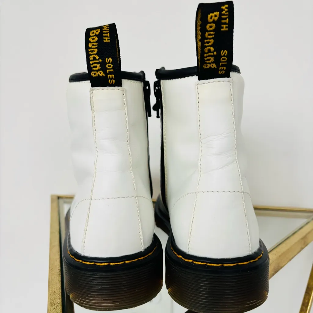 Dr. Martens 1460 WOMEN'S PATENT LEATHER LACE UP BOOTS size 5 white - Image 7