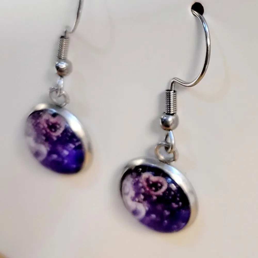 Purple heart bubble dangle drop earrings - Image 5