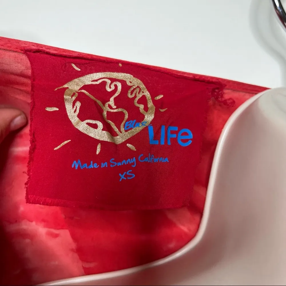 Blue Life Wild & Free Romper in V-Day  Red Pink Tie Dye sz XS - Image 4