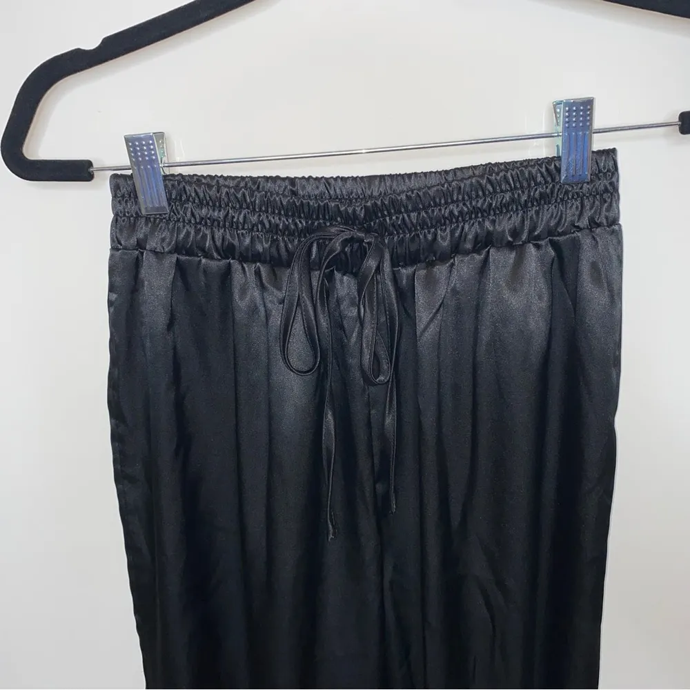 Cozycore Joggers Pants Black Satin Athleisure Loungewear Luxe Look Small - Image 2