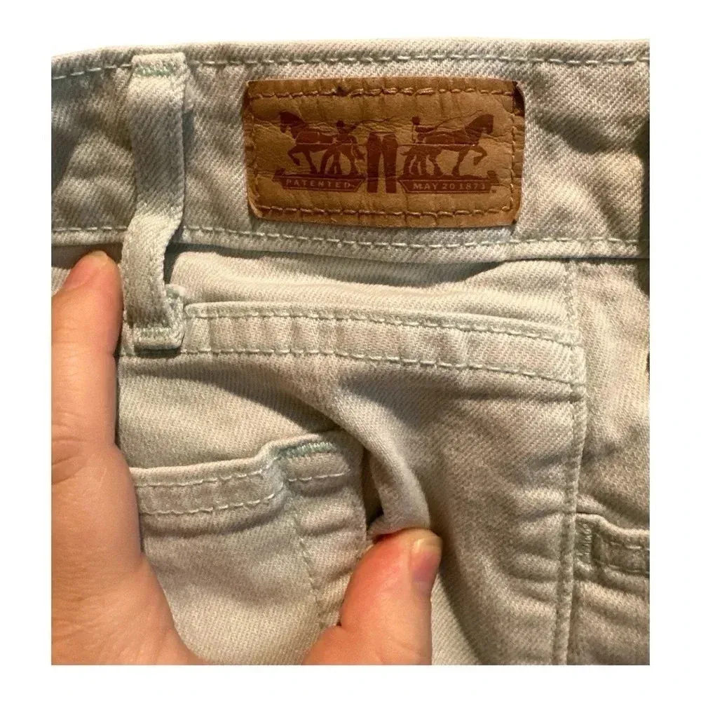 Size‎ 12 Levi shorts - Image 4