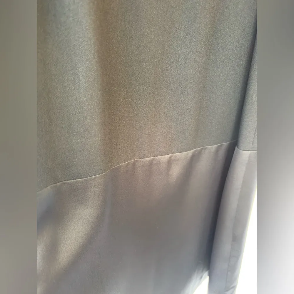 Banana Republic Navy Blue Sleeveless Midi dress size 8 In EUC! - Image 4