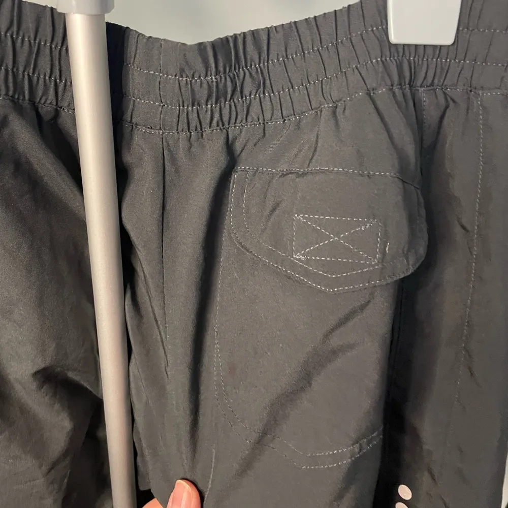 Road Runner running‎ shorts size small Black - Image 8