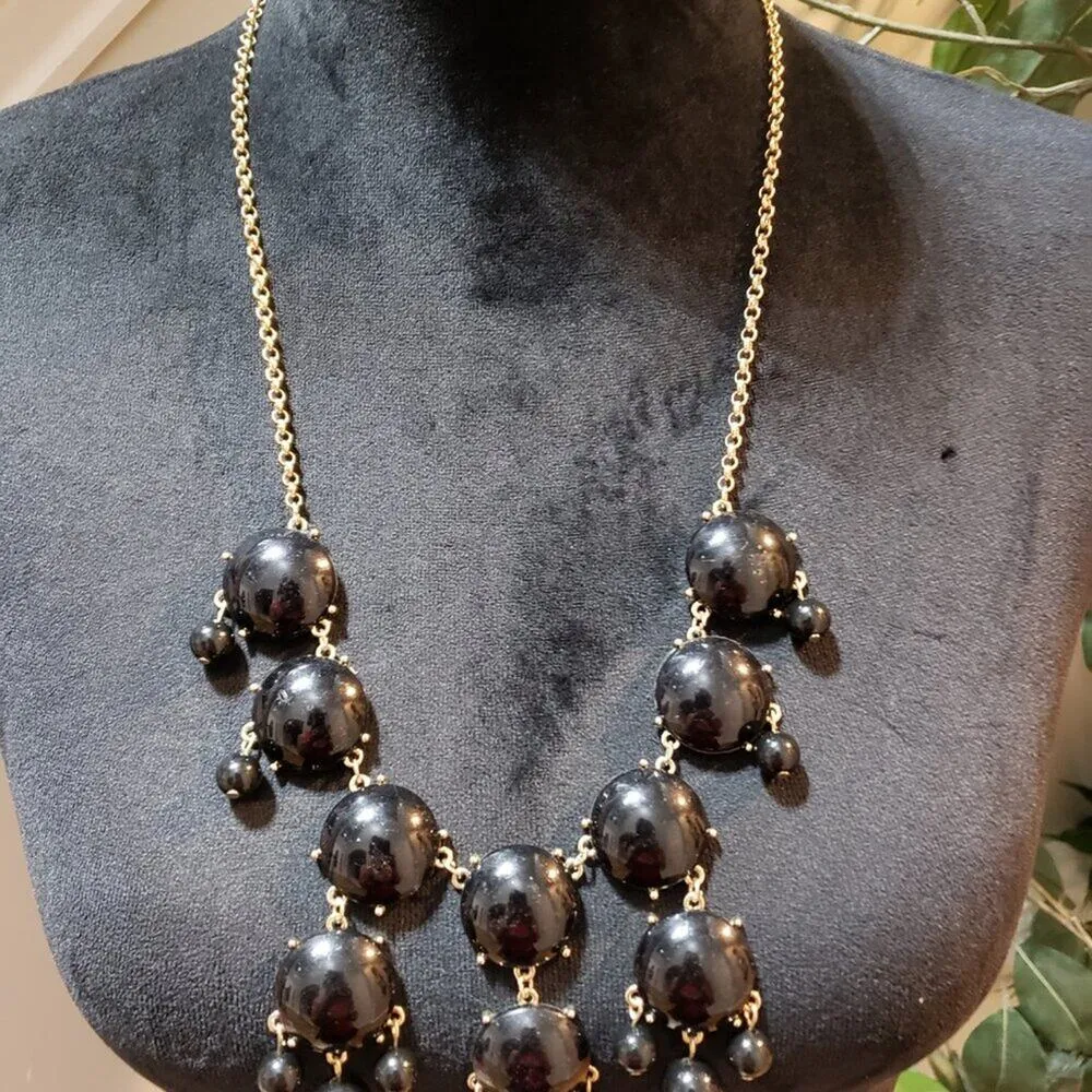 Womesn Fashion Black Faux Pearl Bubble Statement Necklace with Lobster Clasp - Image 2
