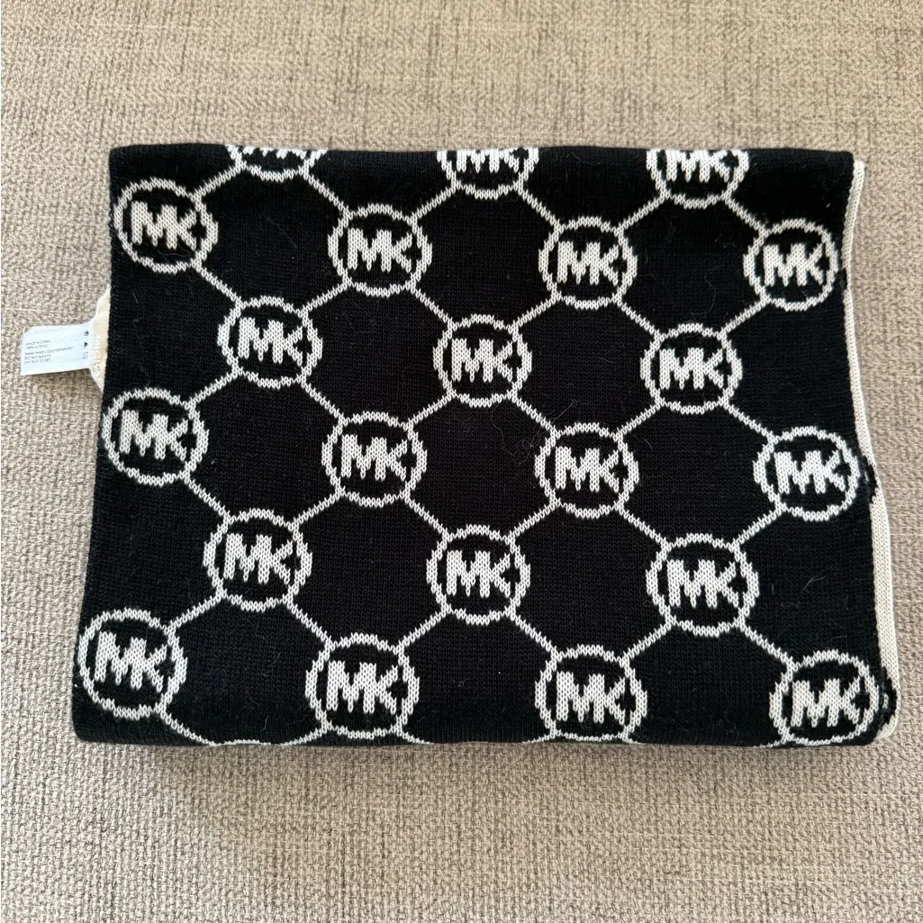 Michael Kors MK Logo Acrylic Knit Scarf - Image 4