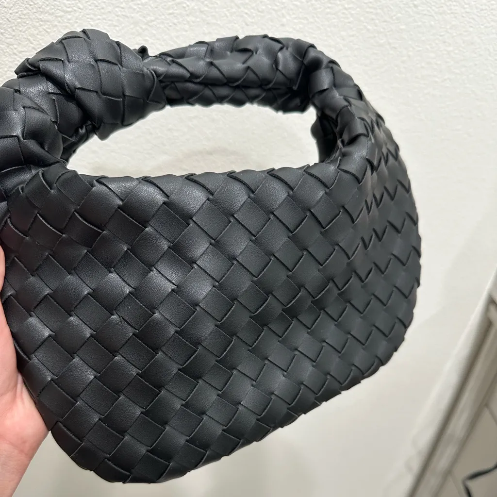 Urban Expressions Black Woven Hand Bag - Image 10