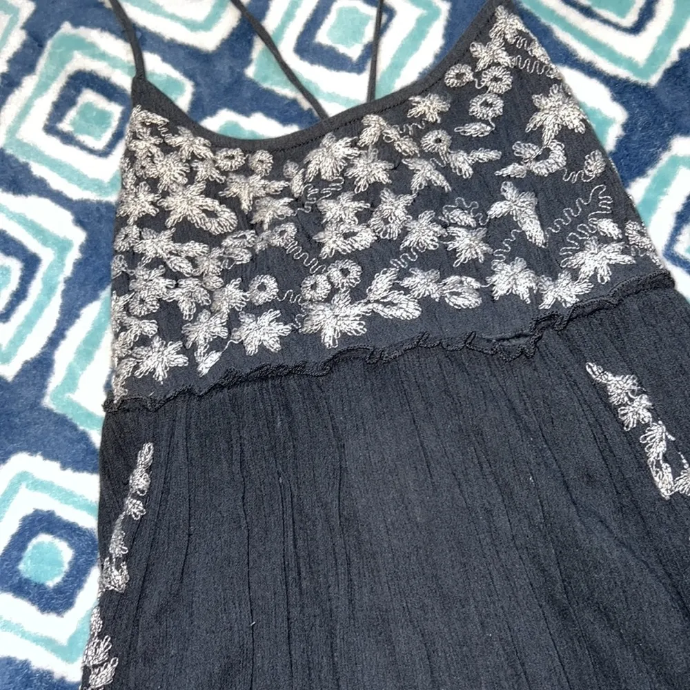 American Eagle  Criss Cross Embroidered Flowy Tank - Image 2