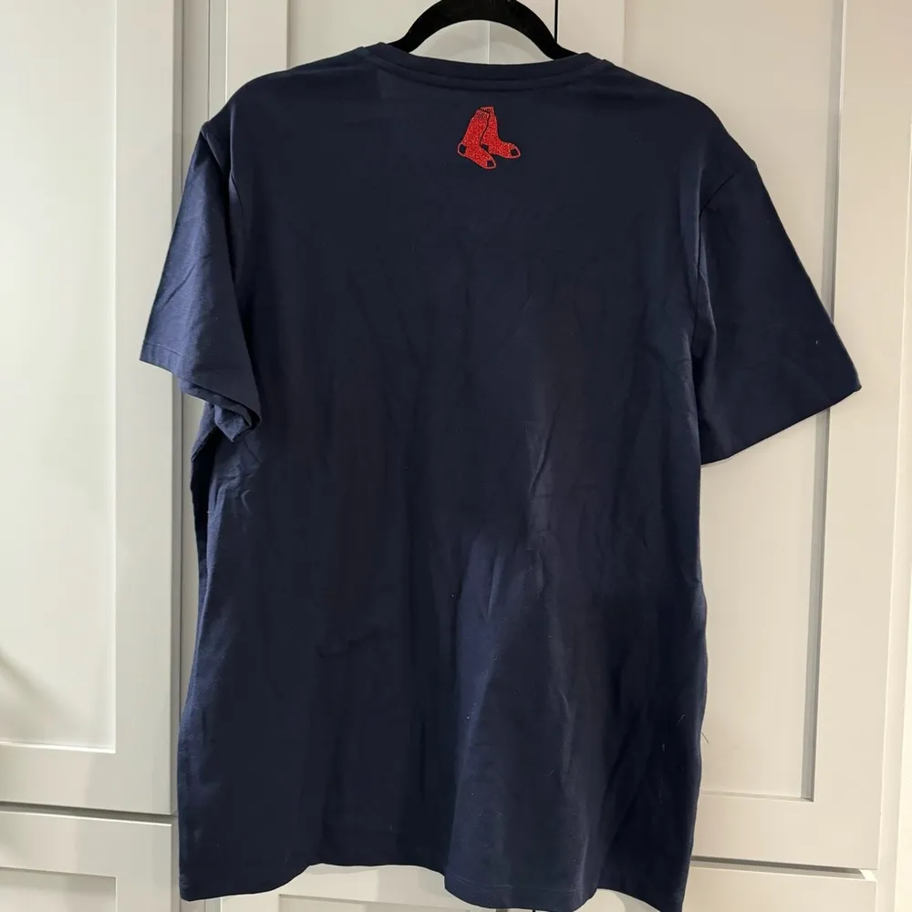 Boston Red Sox Navy V-neck Short Sleeve T-shirt‎ with Red Glitter Logo Large - Image 6