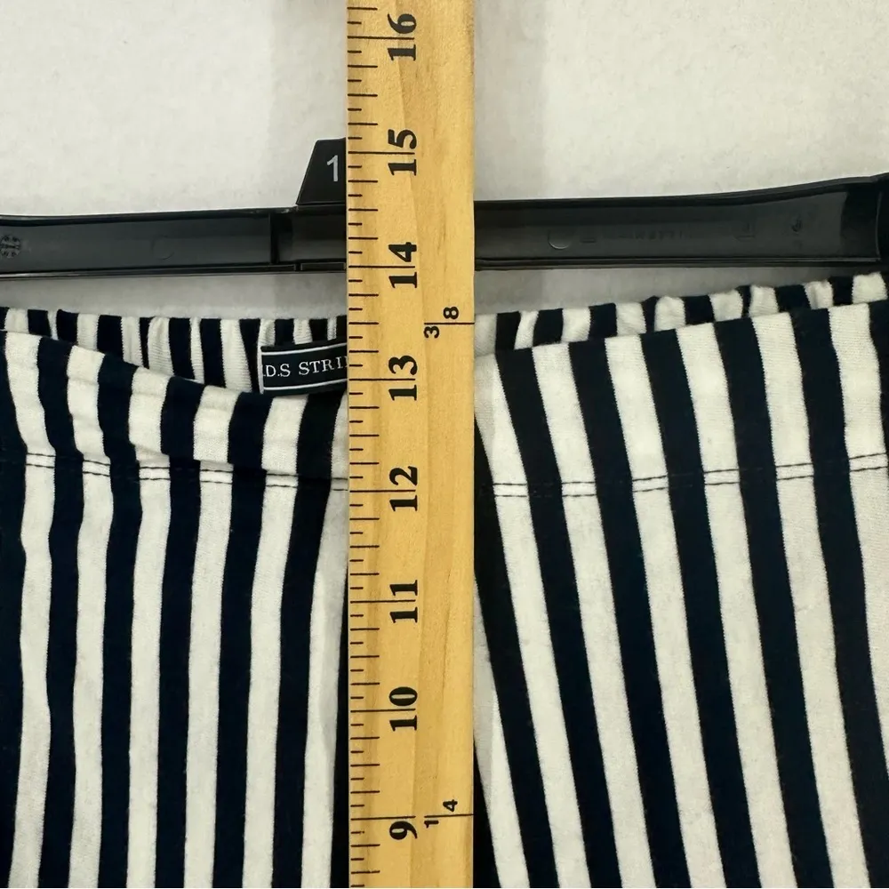 MDS Pull On Striped Shorts Womens 2 Black White - Image 8