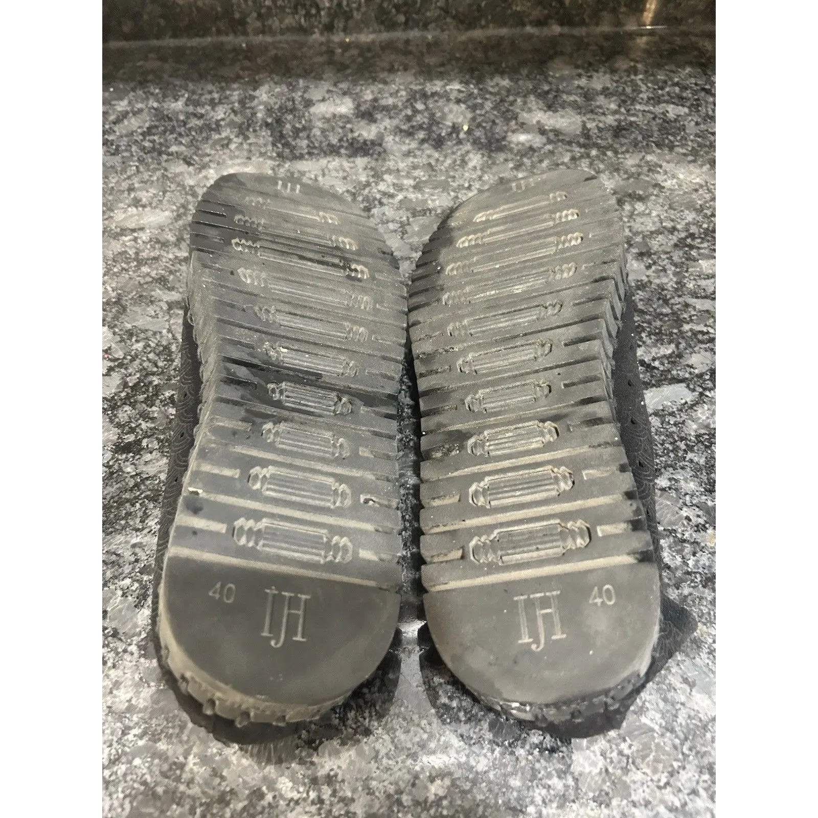 ILSE JACOBSEN Tulip Laser Cut Black Casual Flats Sneakers Shoes US 9/9.5 Eur 40 - Image 4