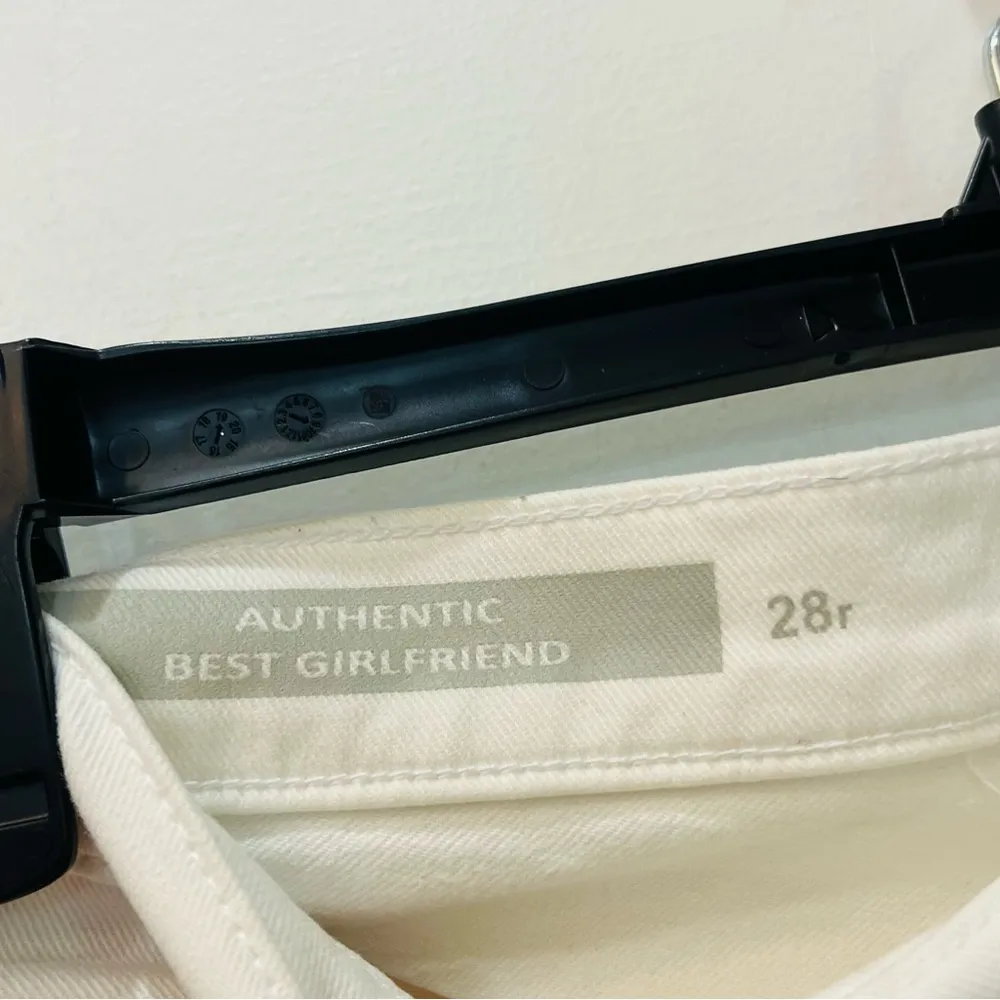 Gap best girlfriend white jeans size 6 R 28 - Image 3