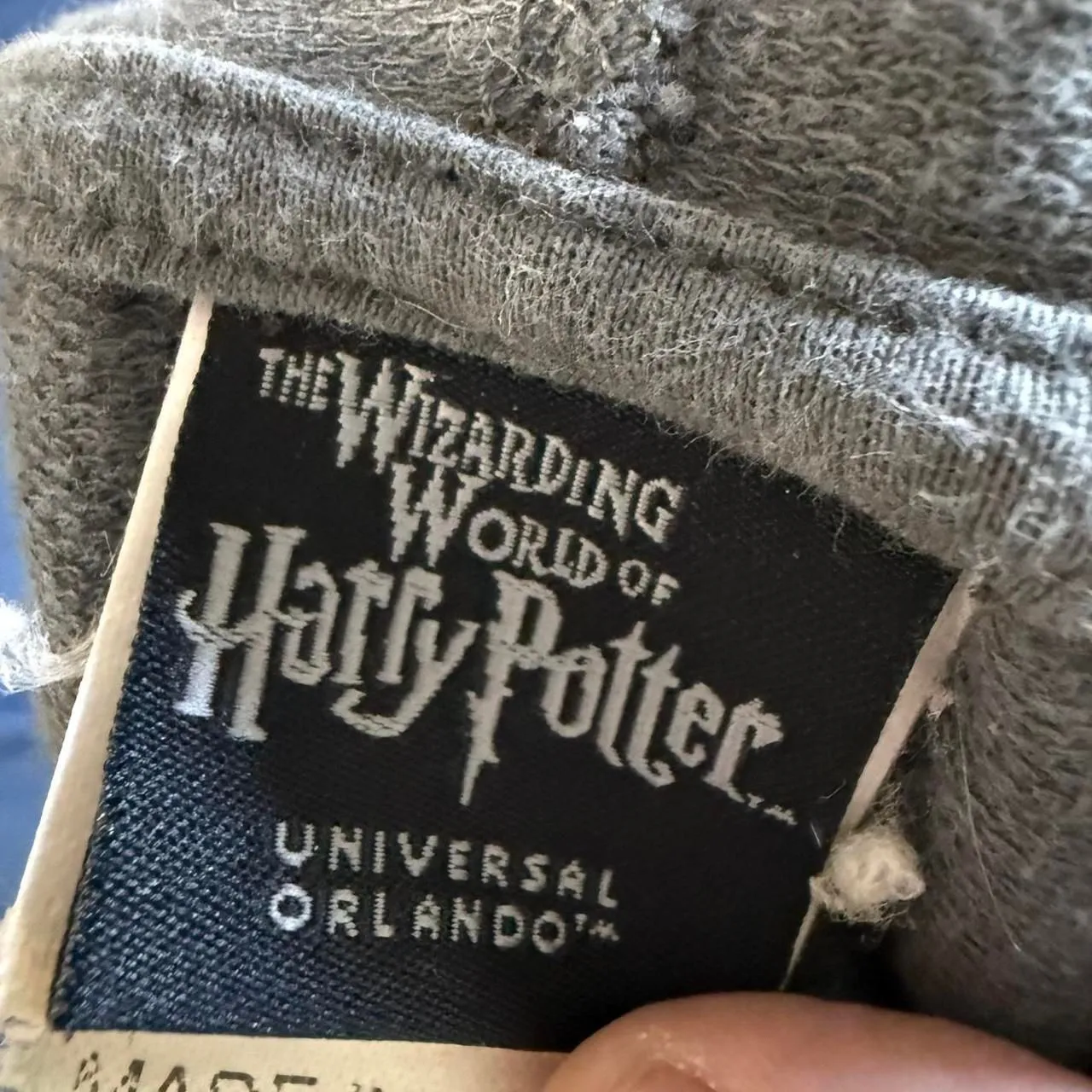 Harry Potter Sz L Grey Gryffindor Short Sleeve Hoodie with Embroidered Logo Gray Size L - Image 4